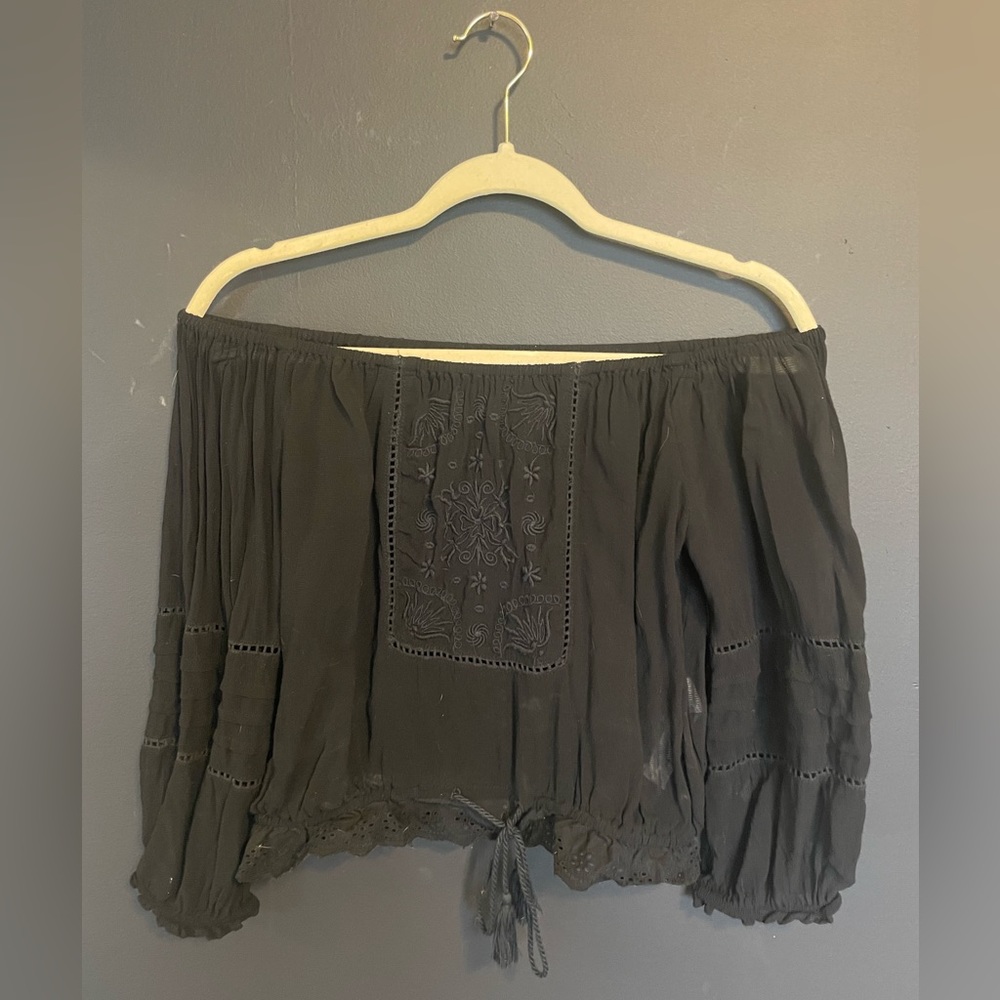 black off shoulder crop top
